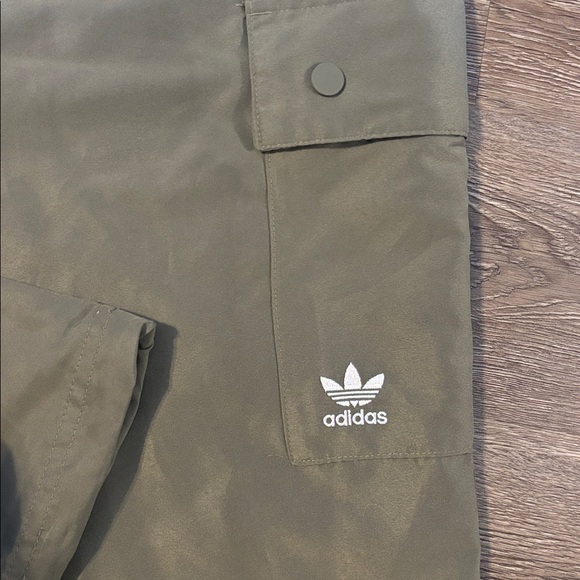 Adidas Essentials Woven Wide Leg Cargo Pants - Picture 4 of 5
